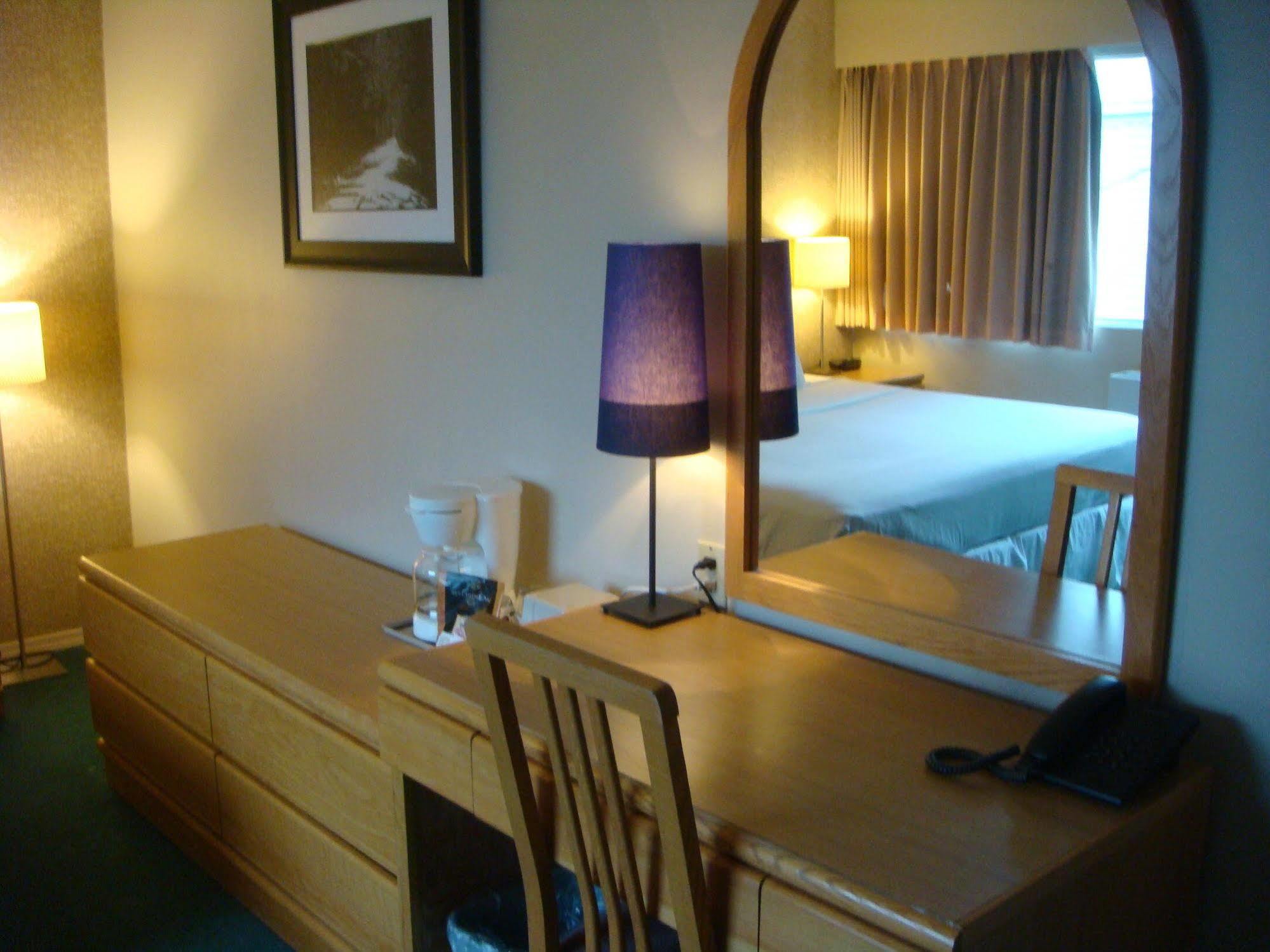 Cassandra Hotel Vancouver Bagian luar foto