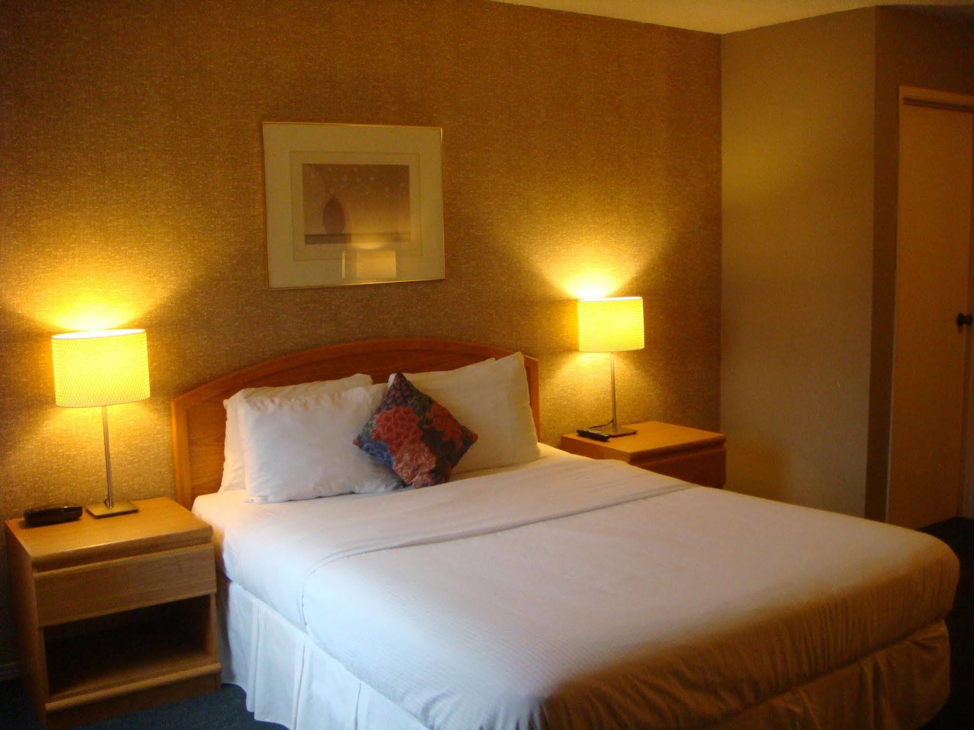 Cassandra Hotel Vancouver Bagian luar foto