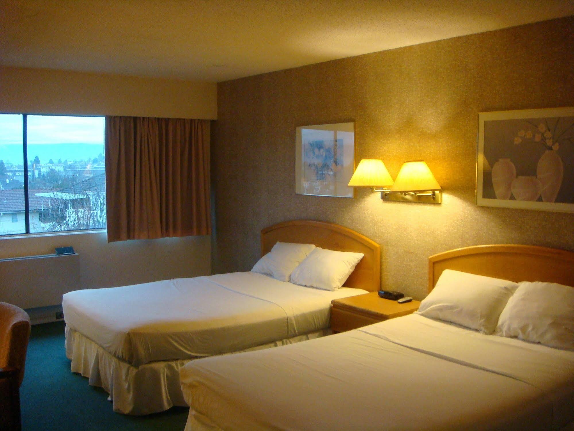 Cassandra Hotel Vancouver Bagian luar foto