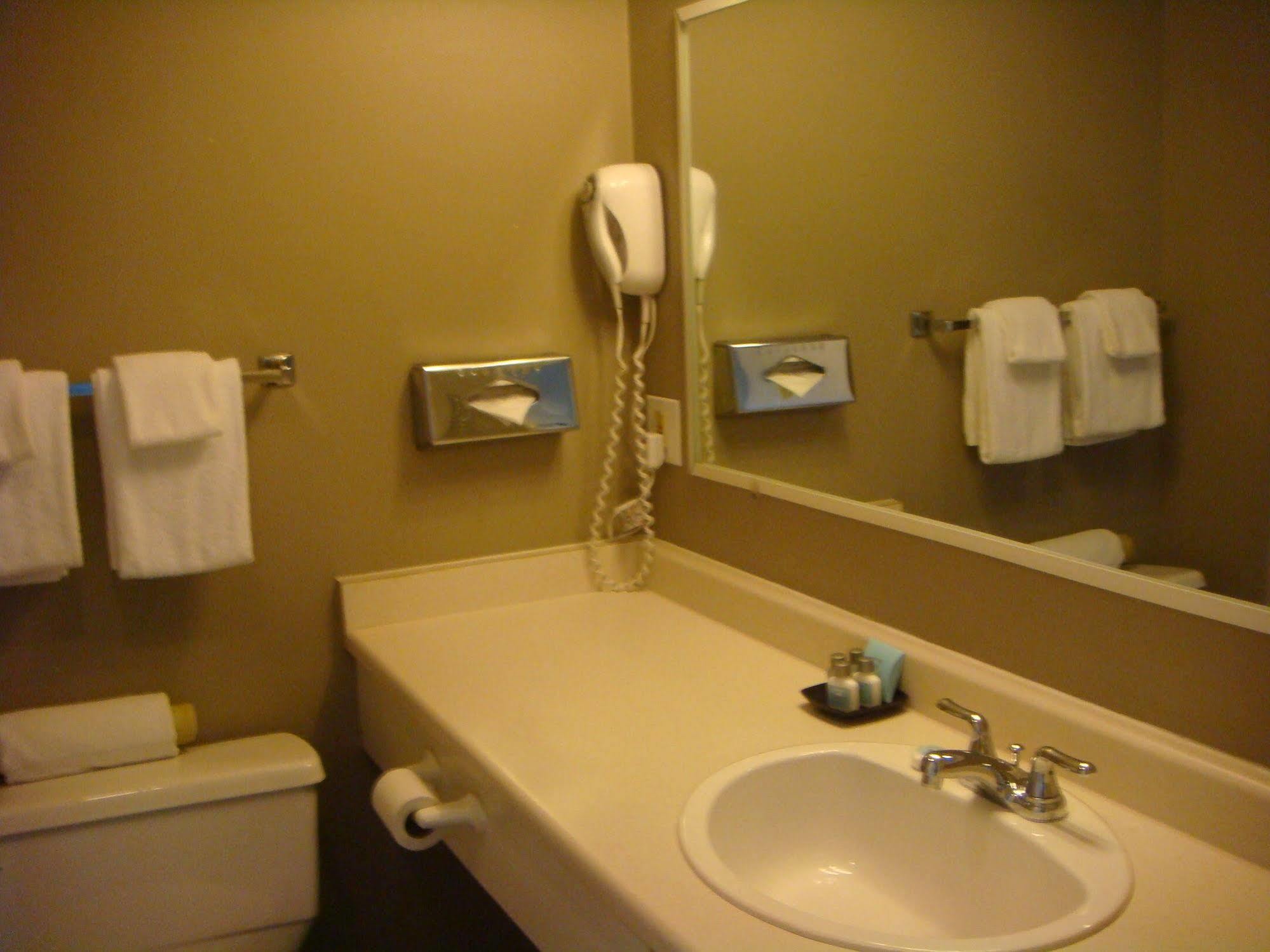 Cassandra Hotel Vancouver Bagian luar foto
