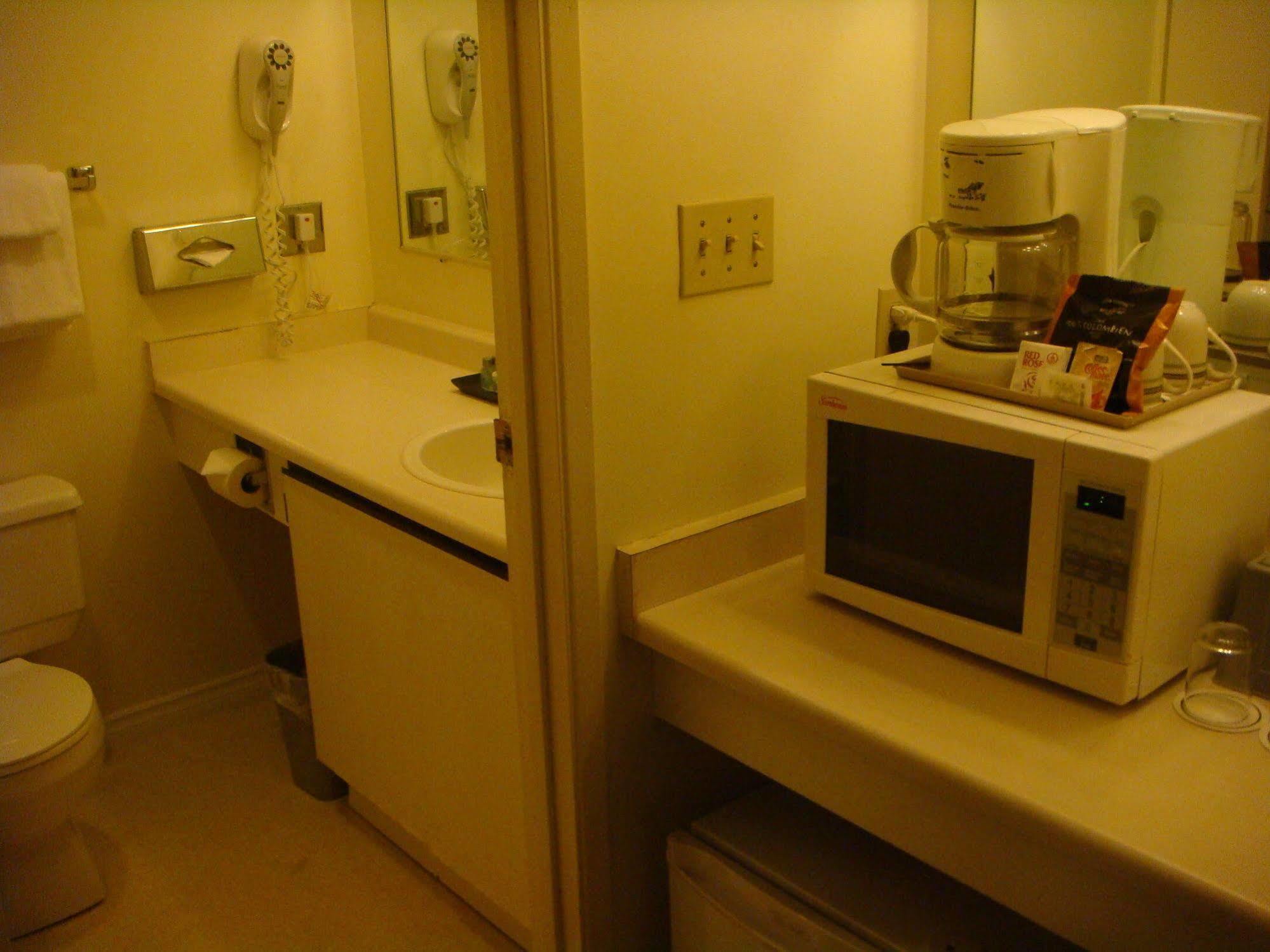Cassandra Hotel Vancouver Bagian luar foto